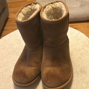 Uggs classic nubuck suede  pre-worn only $35 size 5
